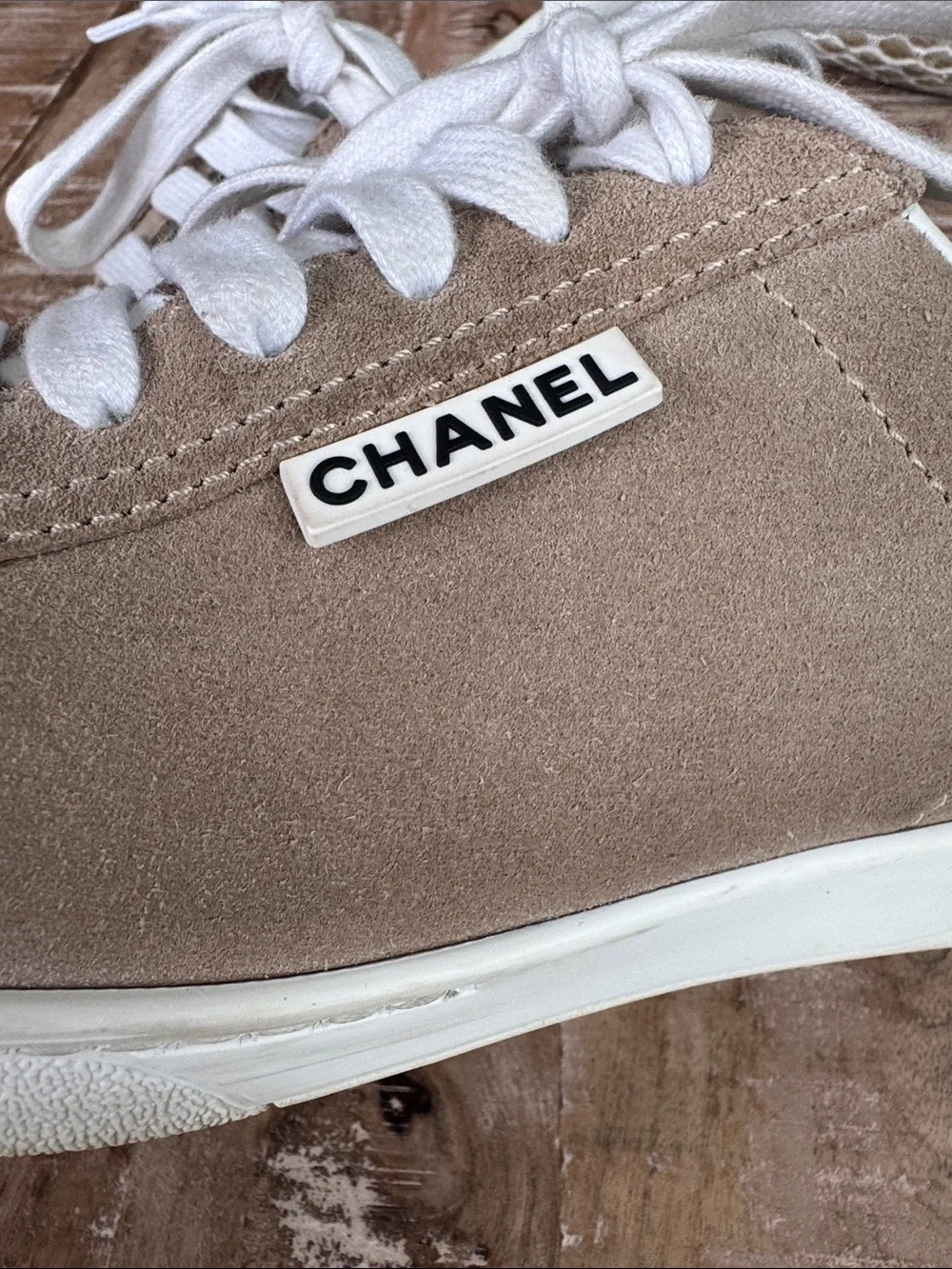 Chanel Interlocking CC Logo Suede Sneakers Size 39